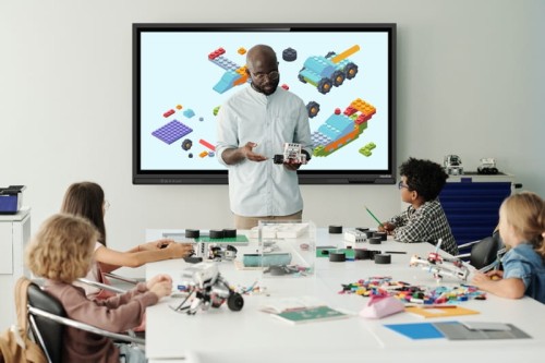 Monitor interaktywny Newline LYRA PRO TT-9823QA,  Android 13, certyfikat Google EDLA - 0%  VAT!