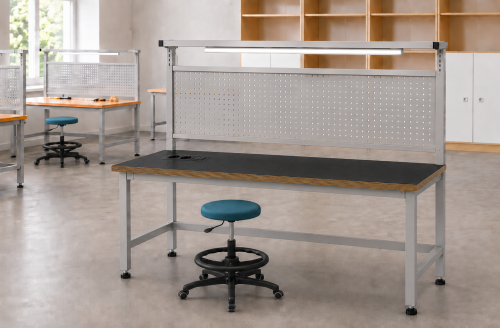 Stół warsztatowy BLOX Frame z metalową nadstawką i modułem zasilającym Prostokąt 1600x600 mm, rozmiar 4-6, blat pokryty tworzywem polipropylenowym