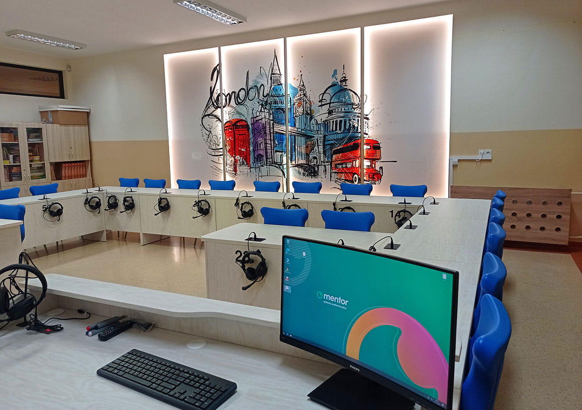 Jak wyposażyć pracownię językową w 2026 roku – kompletny przewodnik dla szkół